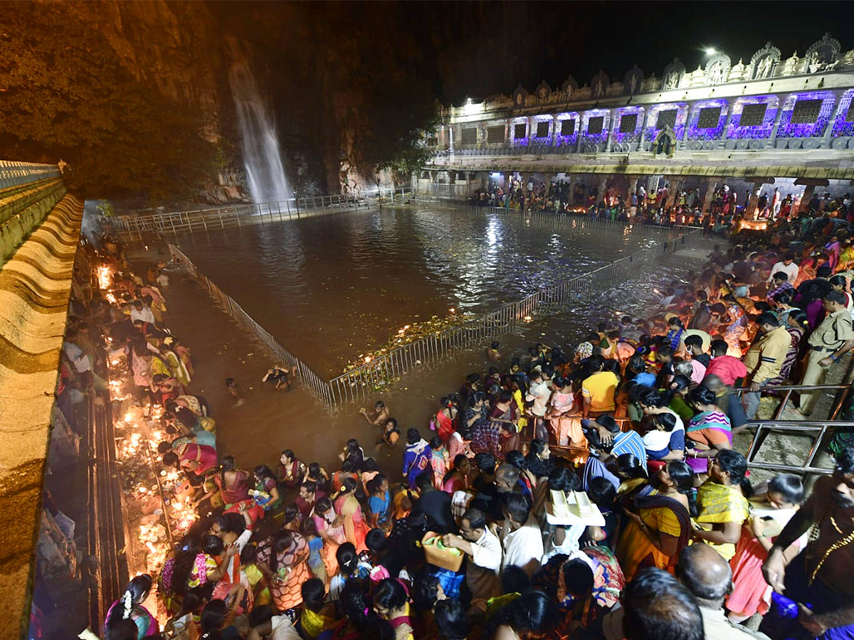 Karthika Pournami Devotees Rush At Kapila Theertham In Tirupati - Sakshi17