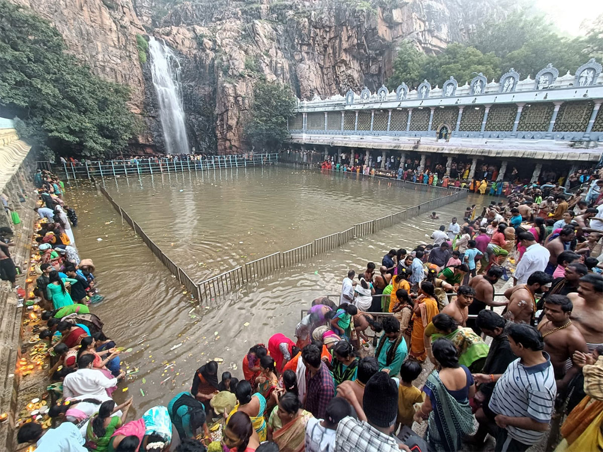Karthika Pournami Devotees Rush At Kapila Theertham In Tirupati - Sakshi19