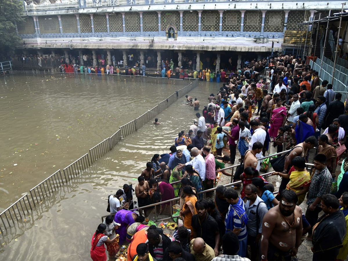 Karthika Pournami Devotees Rush At Kapila Theertham In Tirupati - Sakshi20