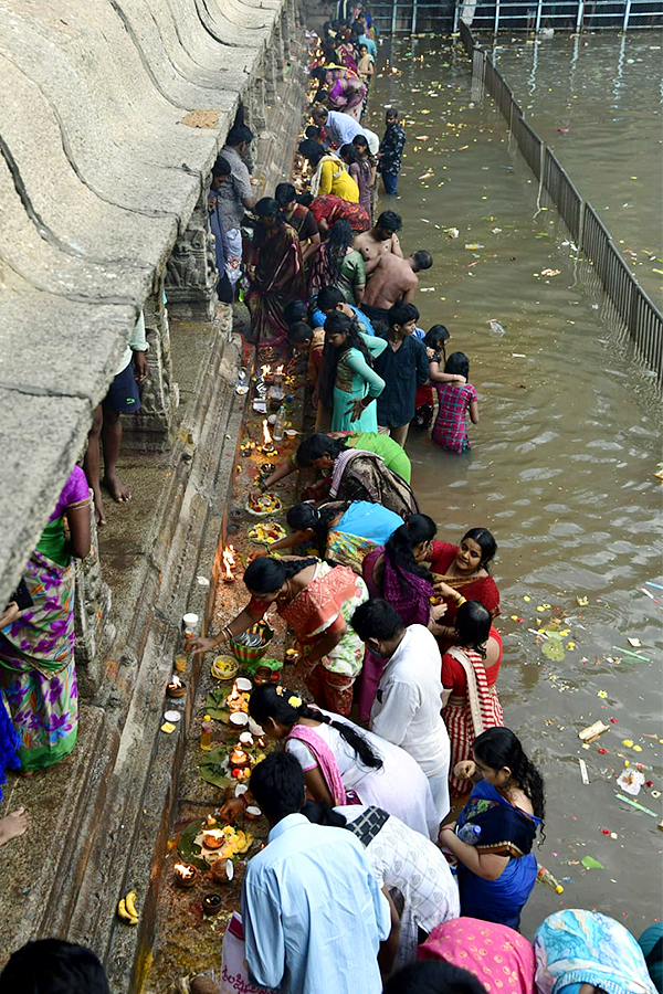 Karthika Pournami Devotees Rush At Kapila Theertham In Tirupati - Sakshi21