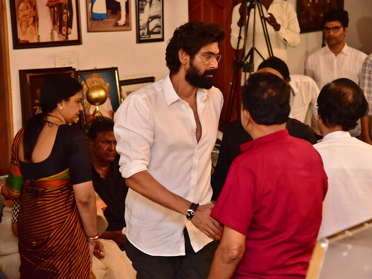 Superstar Krishna Demise: Tollywood Celebrities Console Mahesh Babu Photos - Sakshi33