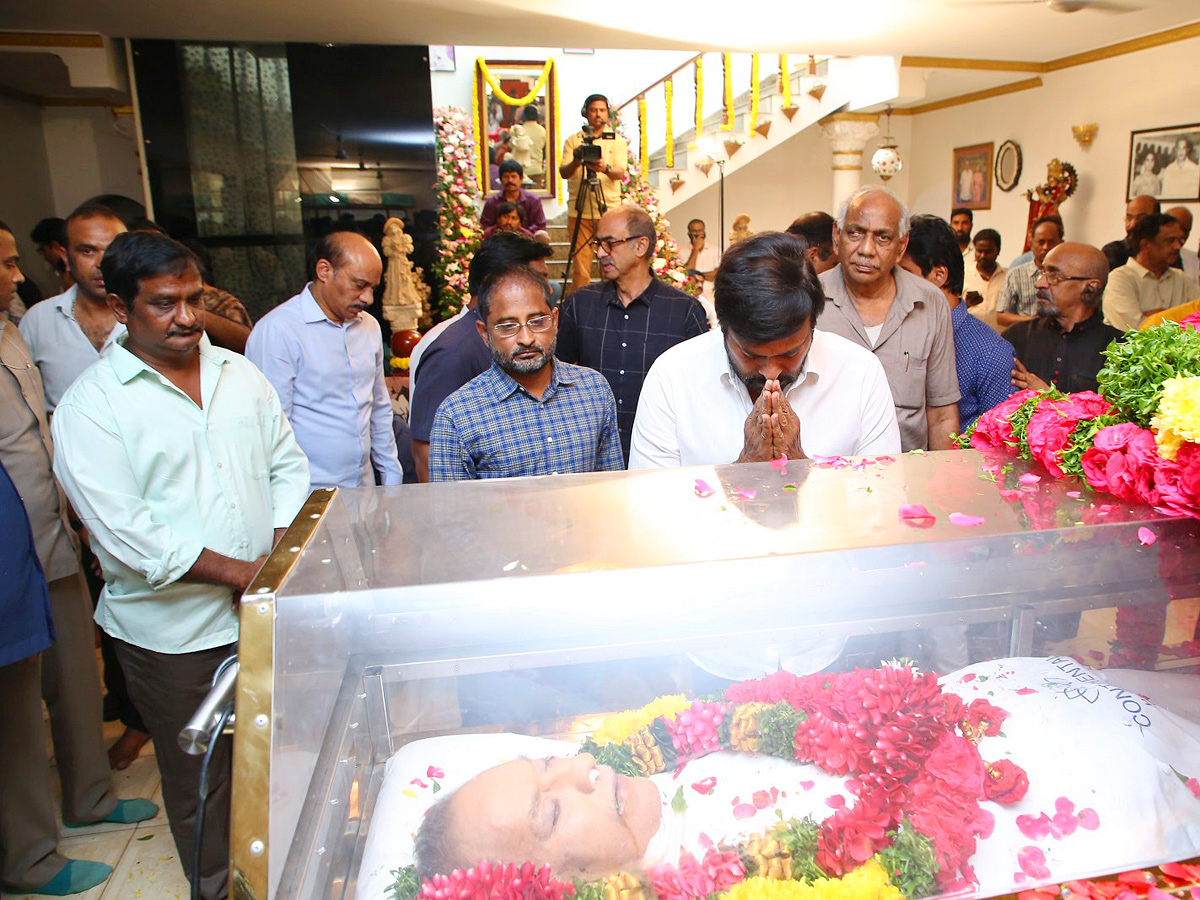 Superstar Krishna Demise: Tollywood Celebrities Console Mahesh Babu - Sakshi63