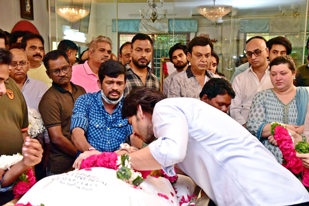 Mahesh Babu Most Emotional Moment - Sakshi3
