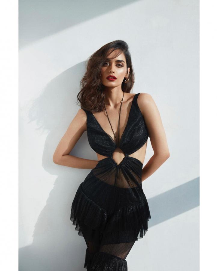 Manushi Chillar Tollywood Entry Photos - Sakshi3
