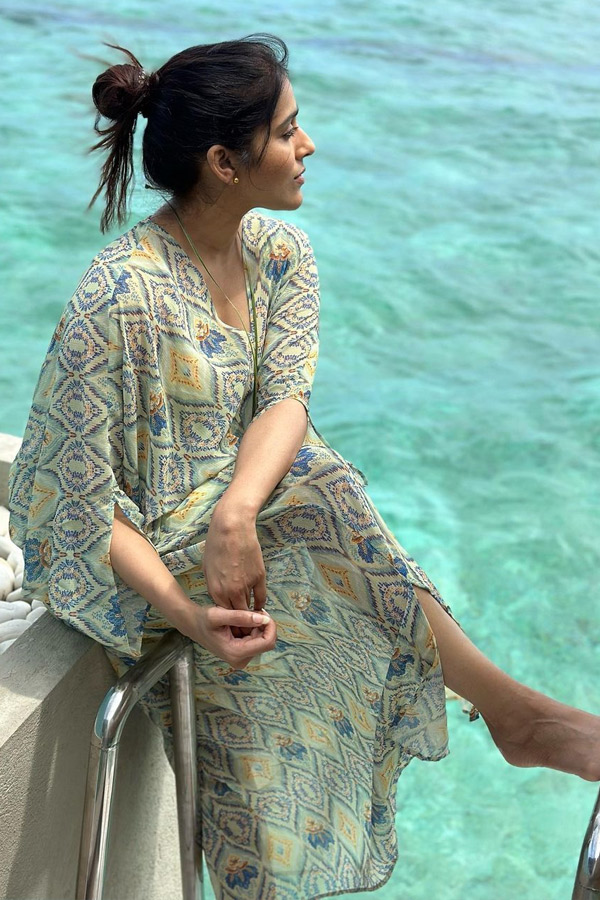Jabardasth anchor Rashmi Gautam enjoys Maldives vacation Photo Gallery - Sakshi3
