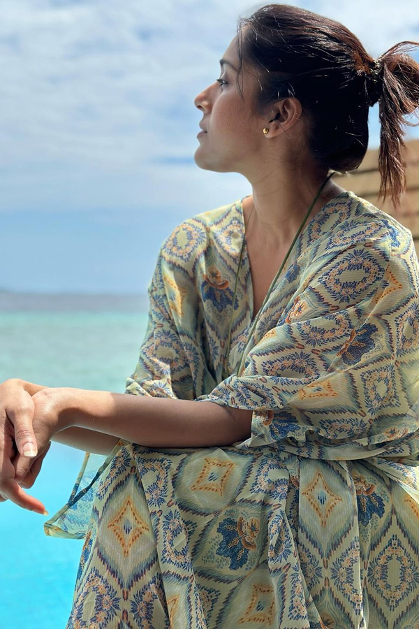Jabardasth anchor Rashmi Gautam enjoys Maldives vacation Photo Gallery - Sakshi4