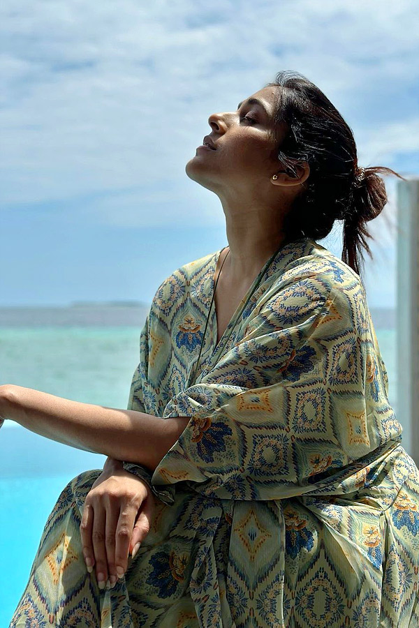 Jabardasth anchor Rashmi Gautam enjoys Maldives vacation Photo Gallery - Sakshi5