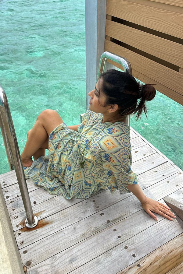 Jabardasth anchor Rashmi Gautam enjoys Maldives vacation Photo Gallery - Sakshi6