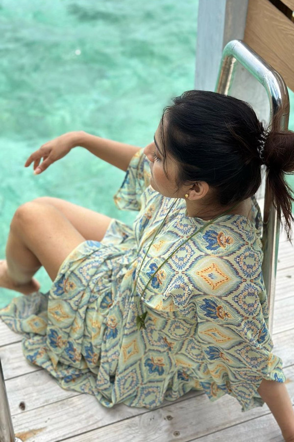 Jabardasth anchor Rashmi Gautam enjoys Maldives vacation Photo Gallery - Sakshi8
