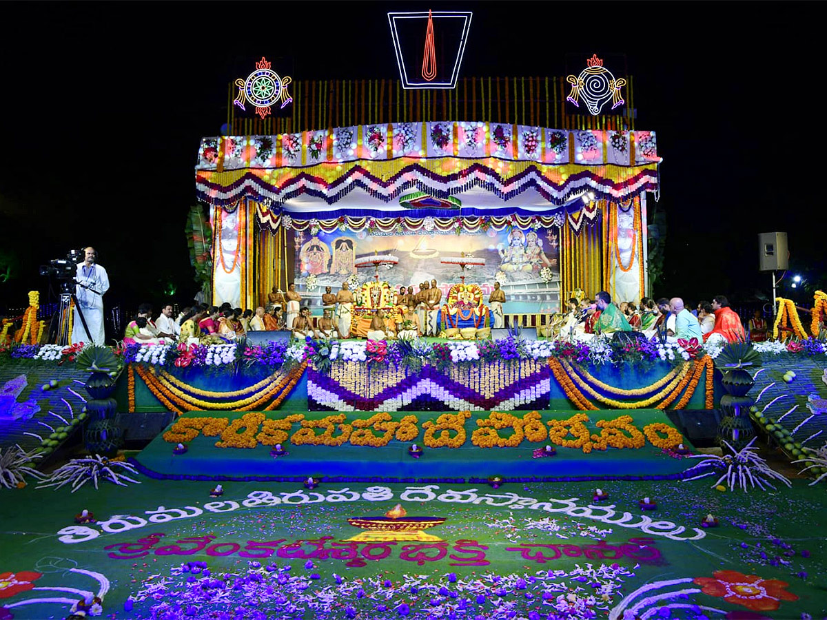 KARTHIKA MAHA DEEPOTSAVAM ORGANISED BY TTD - Sakshi11