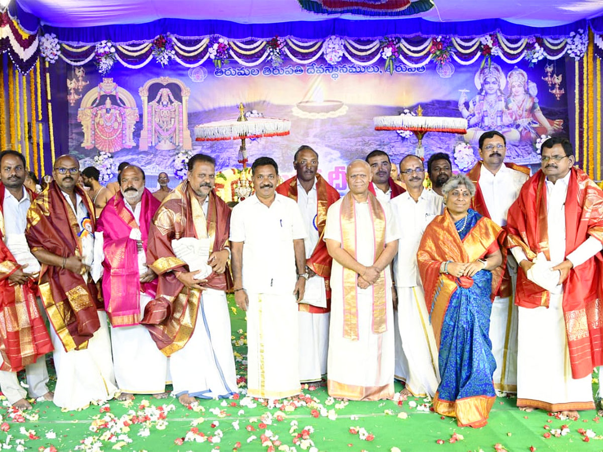 KARTHIKA MAHA DEEPOTSAVAM ORGANISED BY TTD - Sakshi16