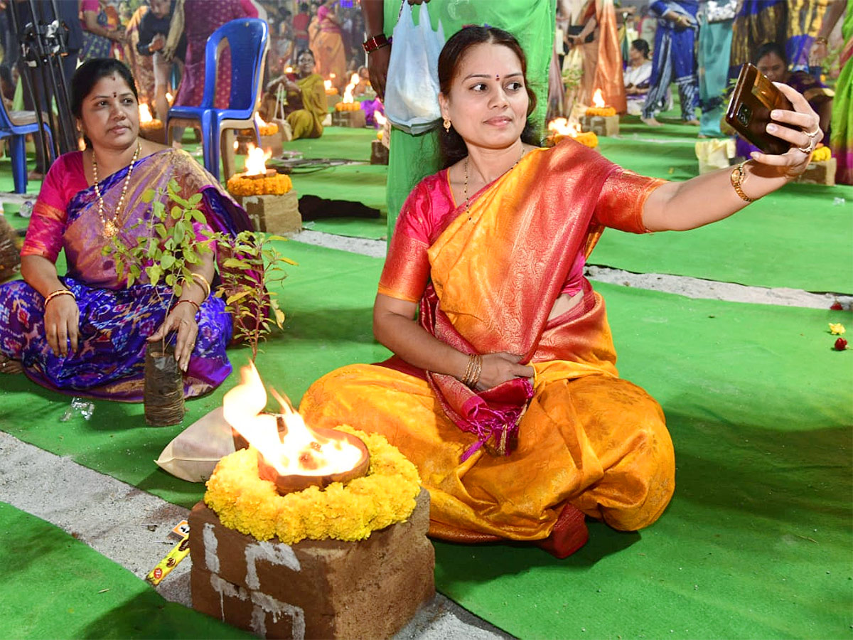 KARTHIKA MAHA DEEPOTSAVAM ORGANISED BY TTD - Sakshi17