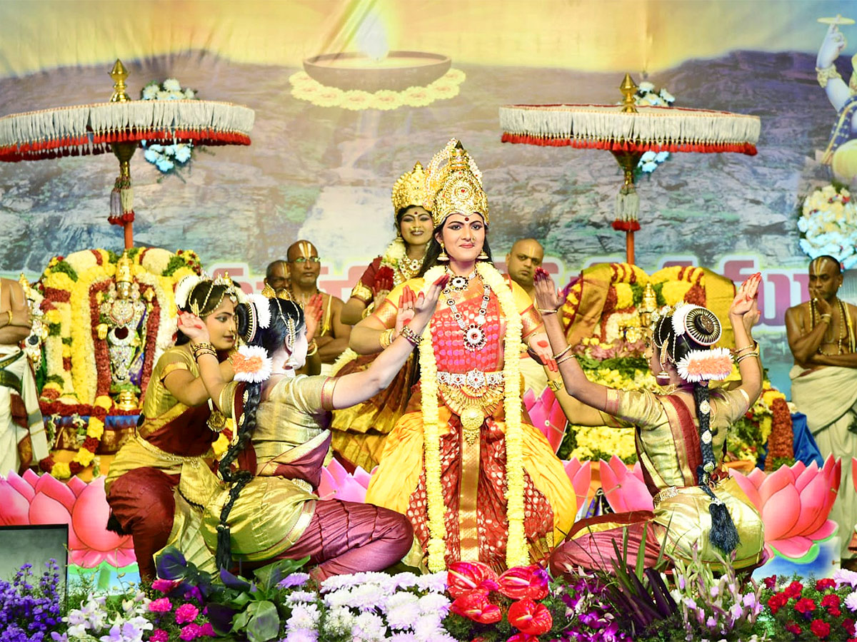 KARTHIKA MAHA DEEPOTSAVAM ORGANISED BY TTD - Sakshi29
