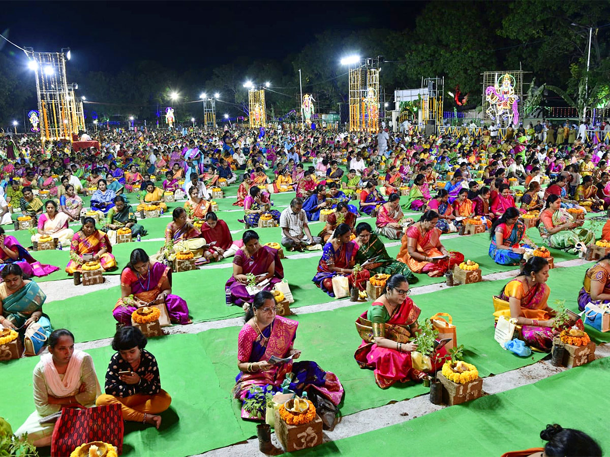 KARTHIKA MAHA DEEPOTSAVAM ORGANISED BY TTD - Sakshi7