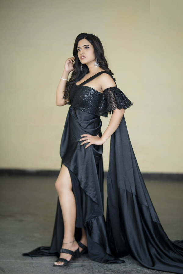 Sravanthi Chokarapu Latest Beautiful Photos  - Sakshi6