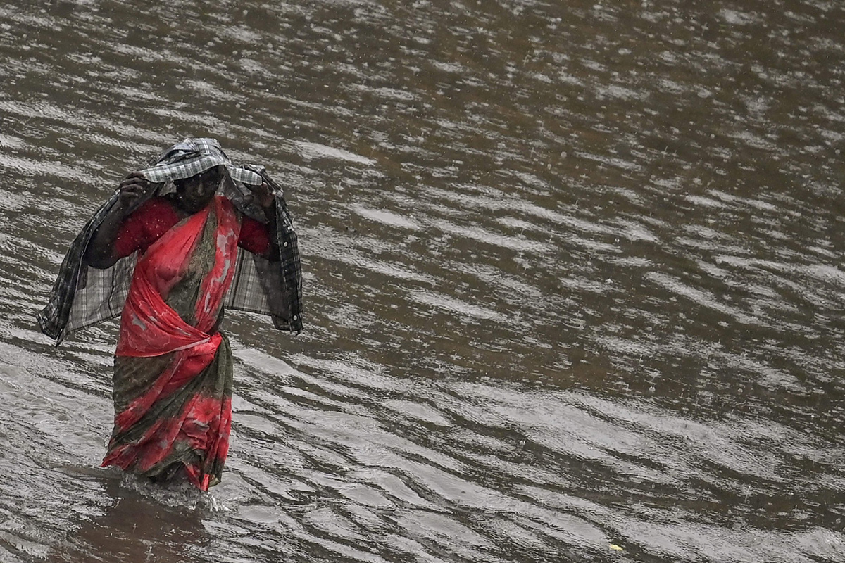 Heavy Rain Lashes in Tamil Nadu - Sakshi2