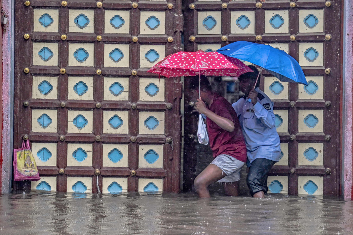 Heavy Rain Lashes in Tamil Nadu - Sakshi4
