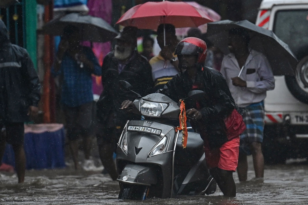 Heavy Rain Lashes in Tamil Nadu - Sakshi9