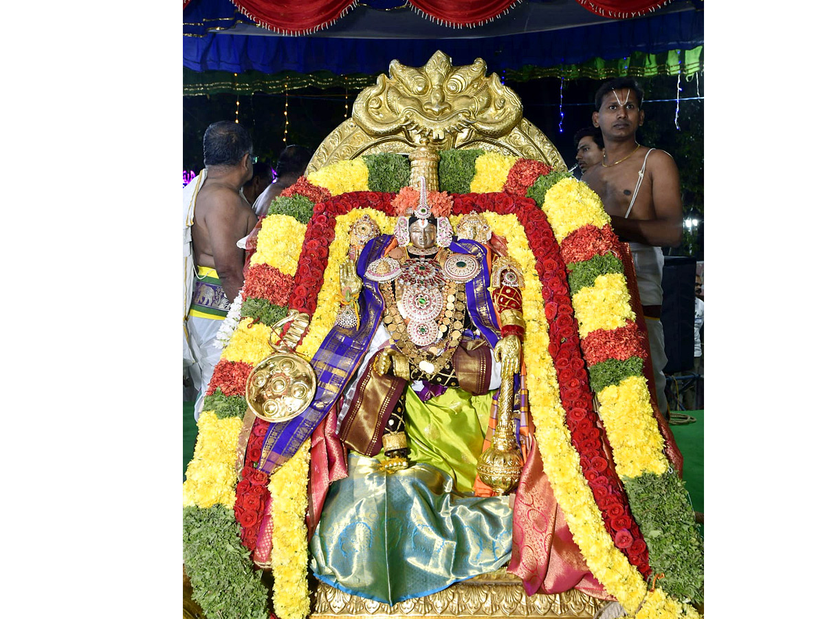 Sri Padmavathi Ammavari Karthika Brahmotsavam 2022  - Sakshi2
