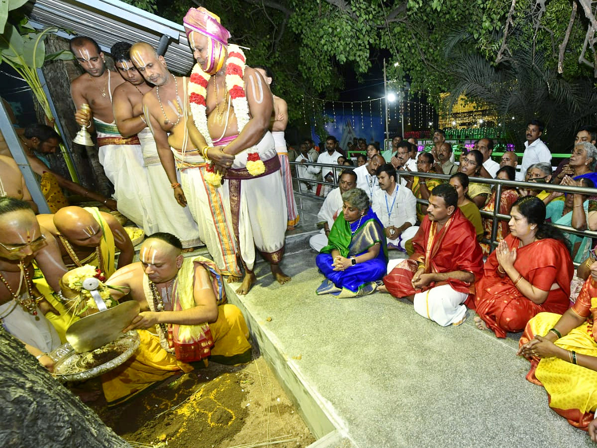 Sri Padmavathi Ammavari Karthika Brahmotsavam 2022  - Sakshi4