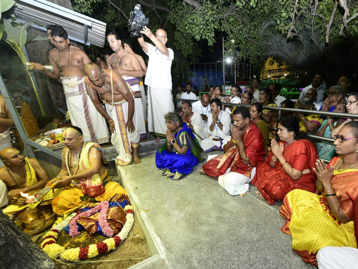 Sri Padmavathi Ammavari Karthika Brahmotsavam 2022  - Sakshi5