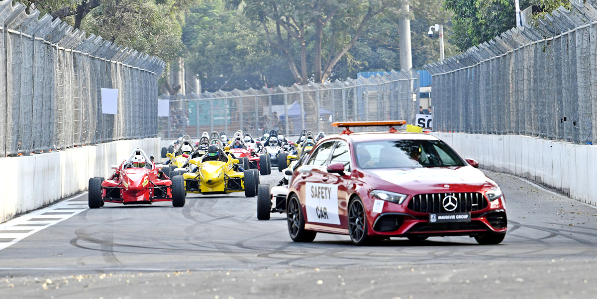 Hyderabad Car Racing: సాగరతీరంలో రేసింగ్‌ కార్ల రయ్‌రయ్‌! | Indian ...