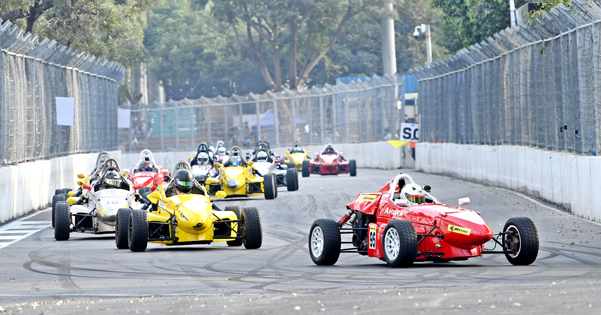 Hyderabad Car Racing: సాగరతీరంలో రేసింగ్‌ కార్ల రయ్‌రయ్‌! | Indian ...