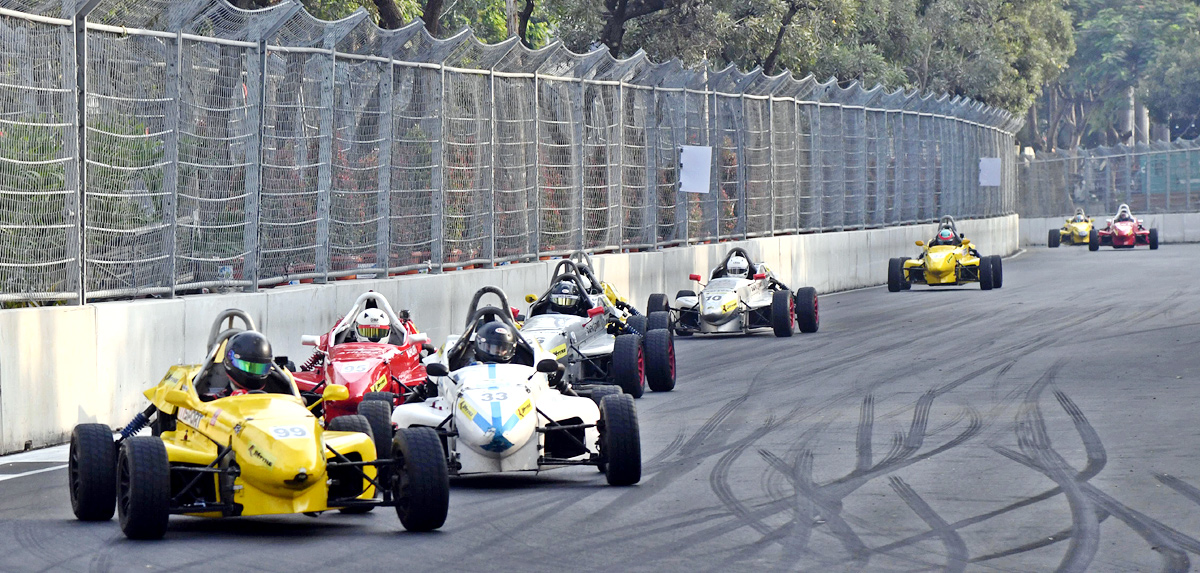 Hyderabad Car Racing: సాగరతీరంలో రేసింగ్‌ కార్ల రయ్‌రయ్‌! | Indian ...