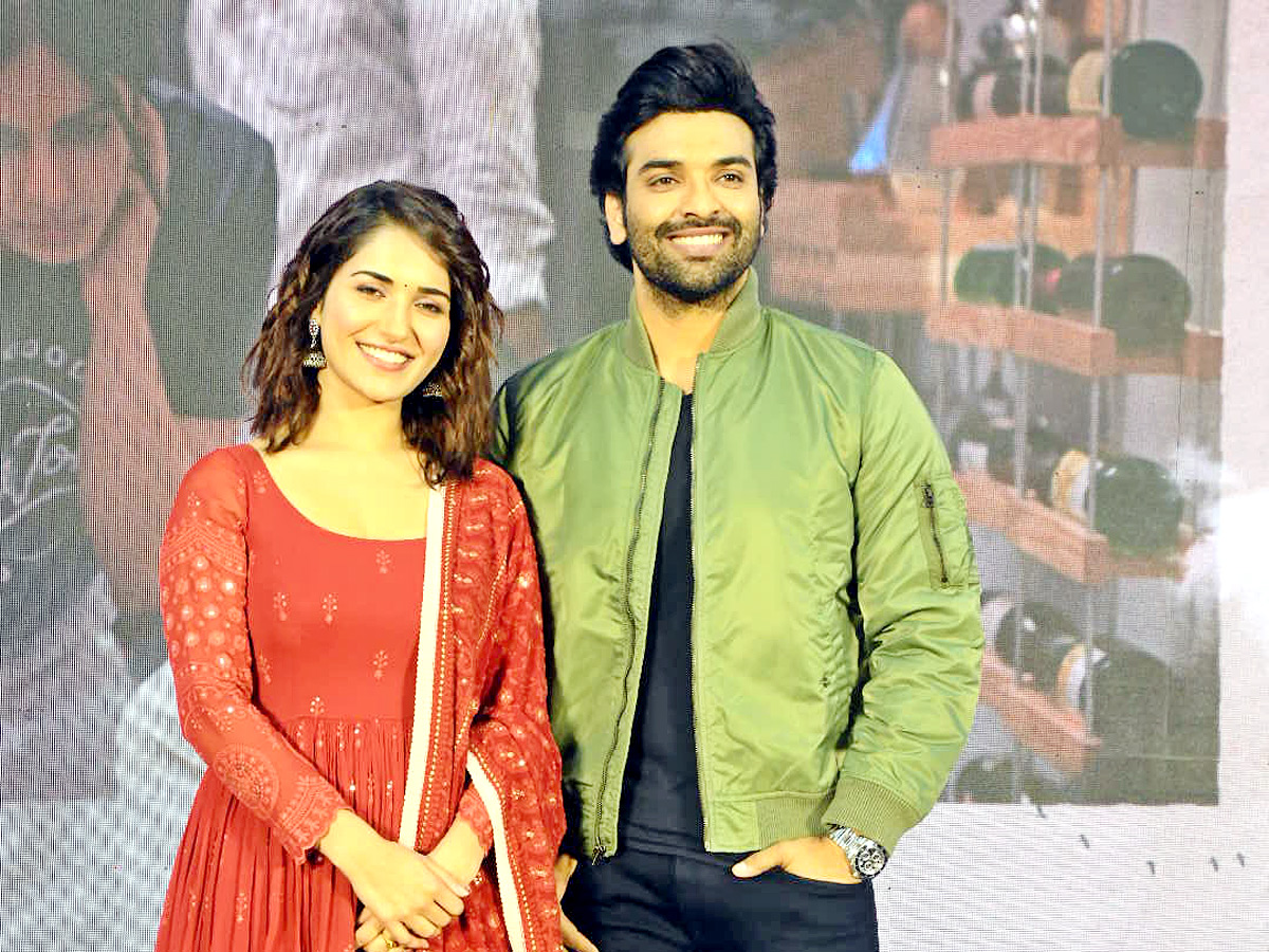 Meet Cute Pre Release Event Photos  - Sakshi23