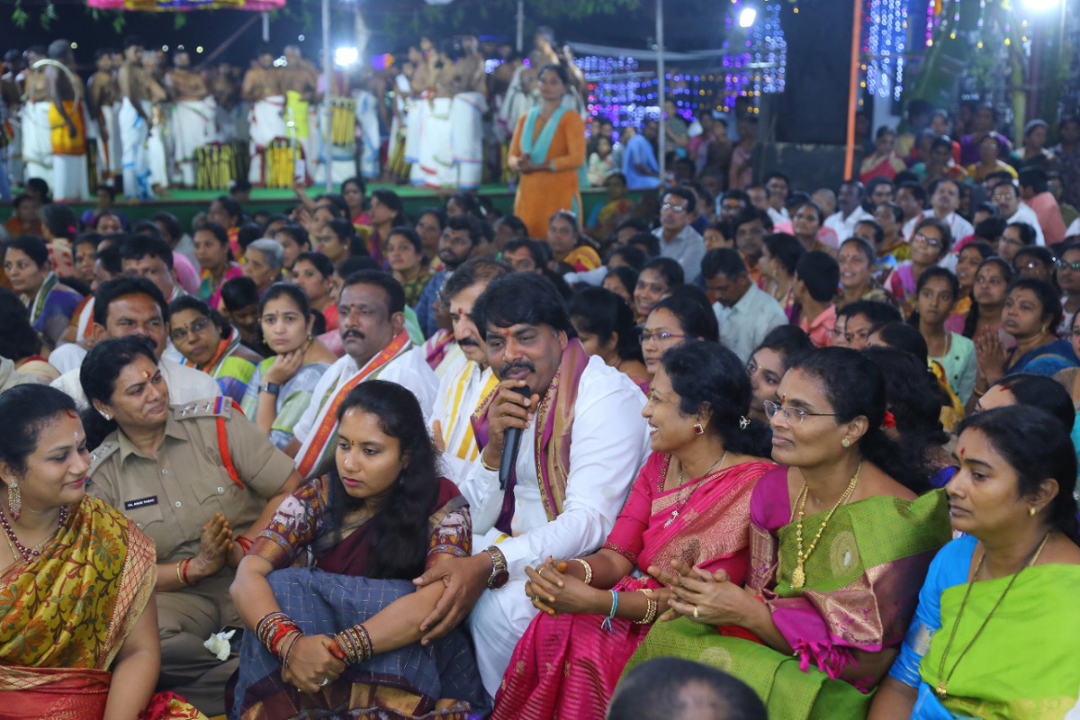 Srikalahasti Swarnamukhi Nadi Deepa harathocchavam - Sakshi6