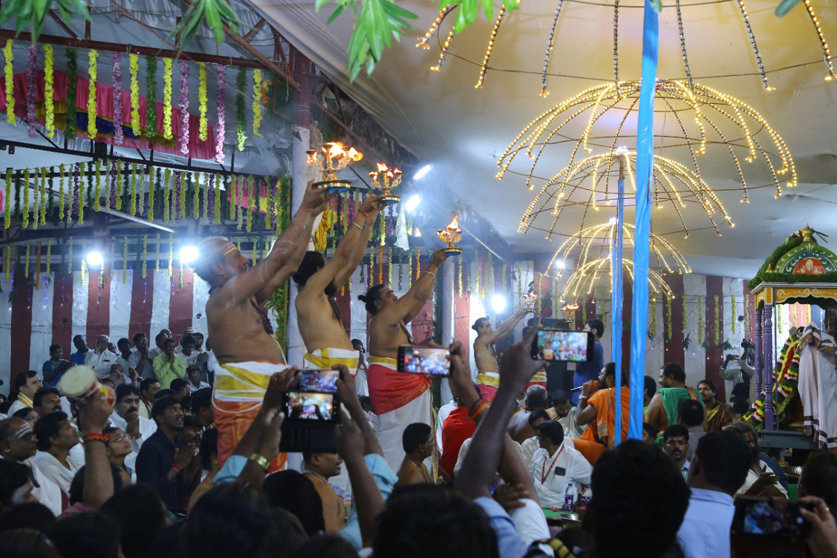 Srikalahasti Swarnamukhi Nadi Deepa harathocchavam - Sakshi7