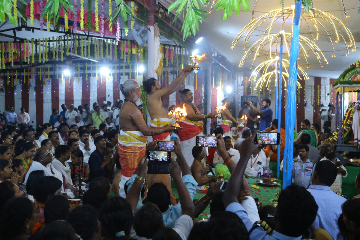 Srikalahasti Swarnamukhi Nadi Deepa harathocchavam - Sakshi8