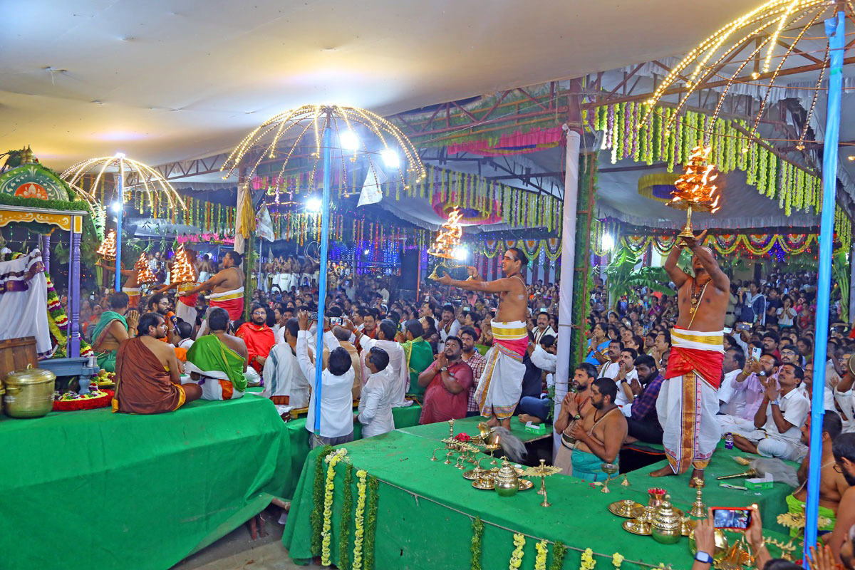 Srikalahasti Swarnamukhi Nadi Deepa harathocchavam - Sakshi1