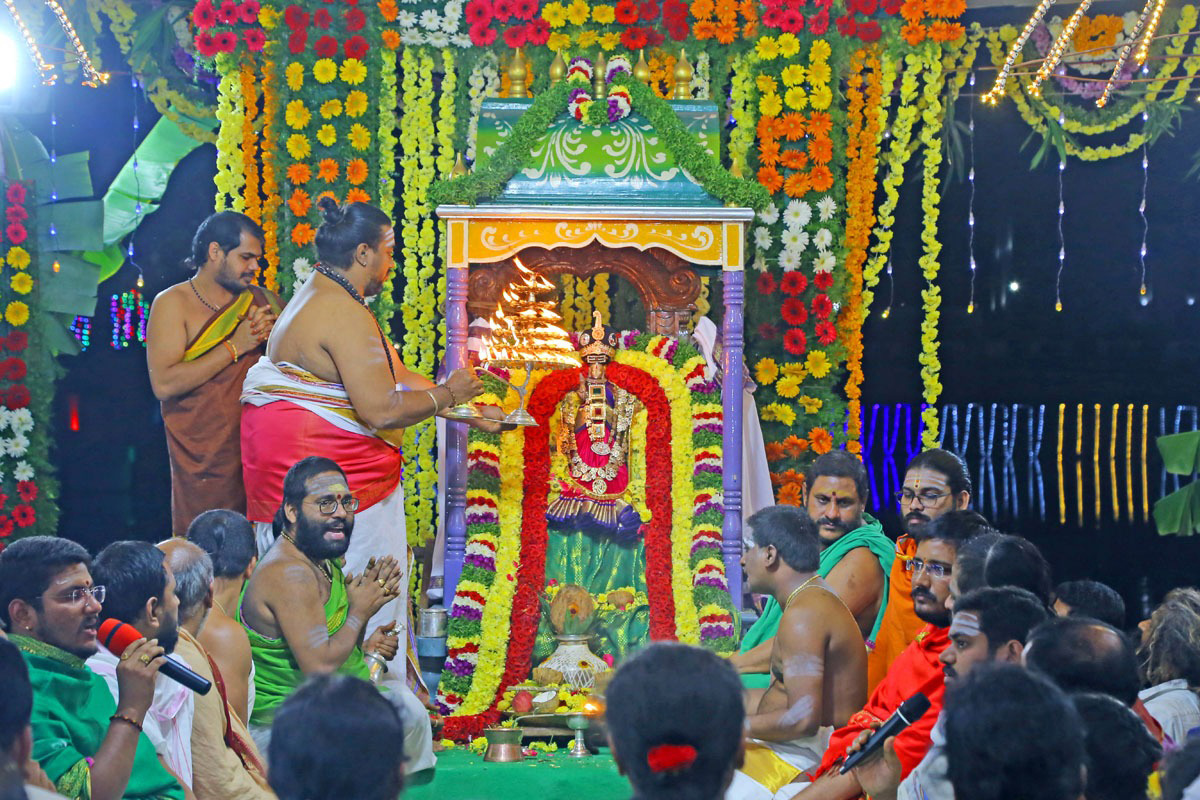 Srikalahasti Swarnamukhi Nadi Deepa harathocchavam - Sakshi19