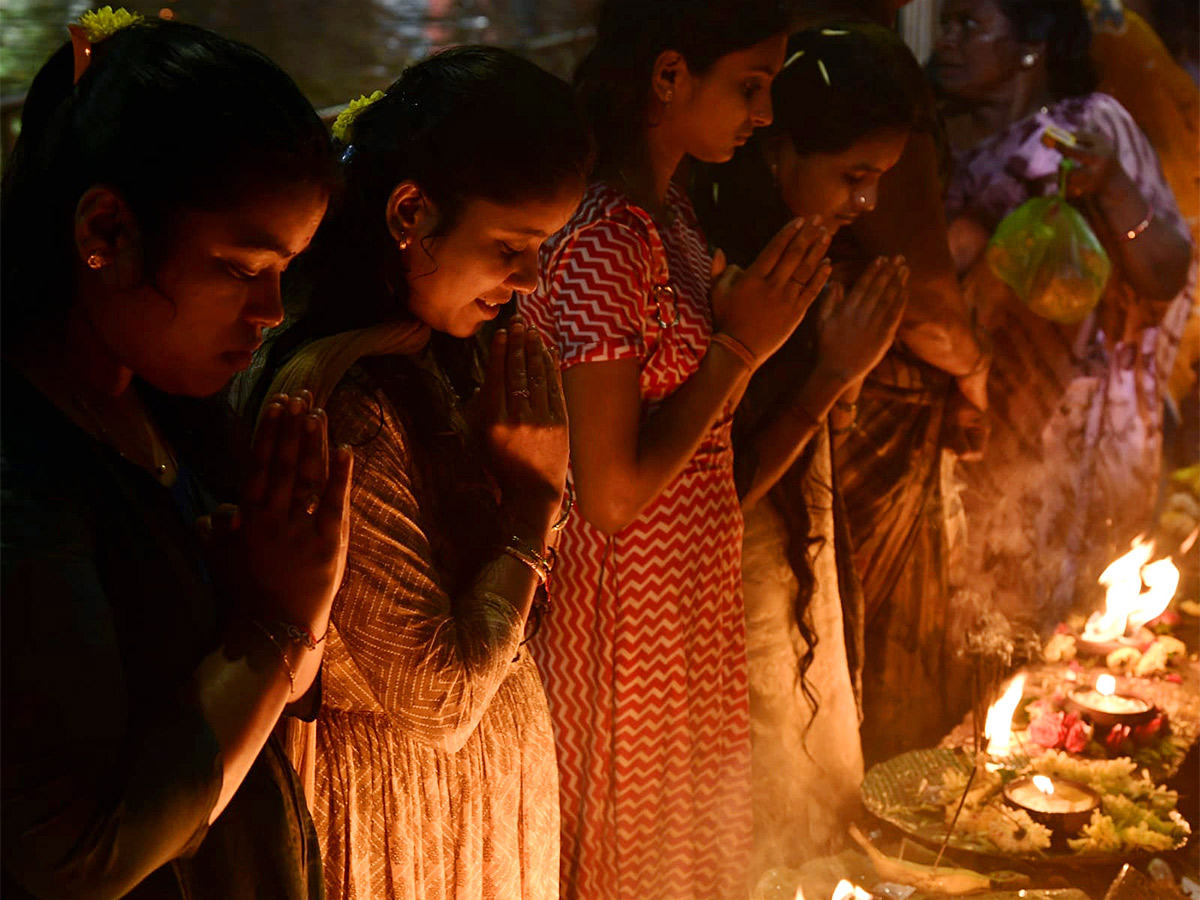Karthika Pournami Devotees Rush At Kapila Theertham In Tirupati - Sakshi5