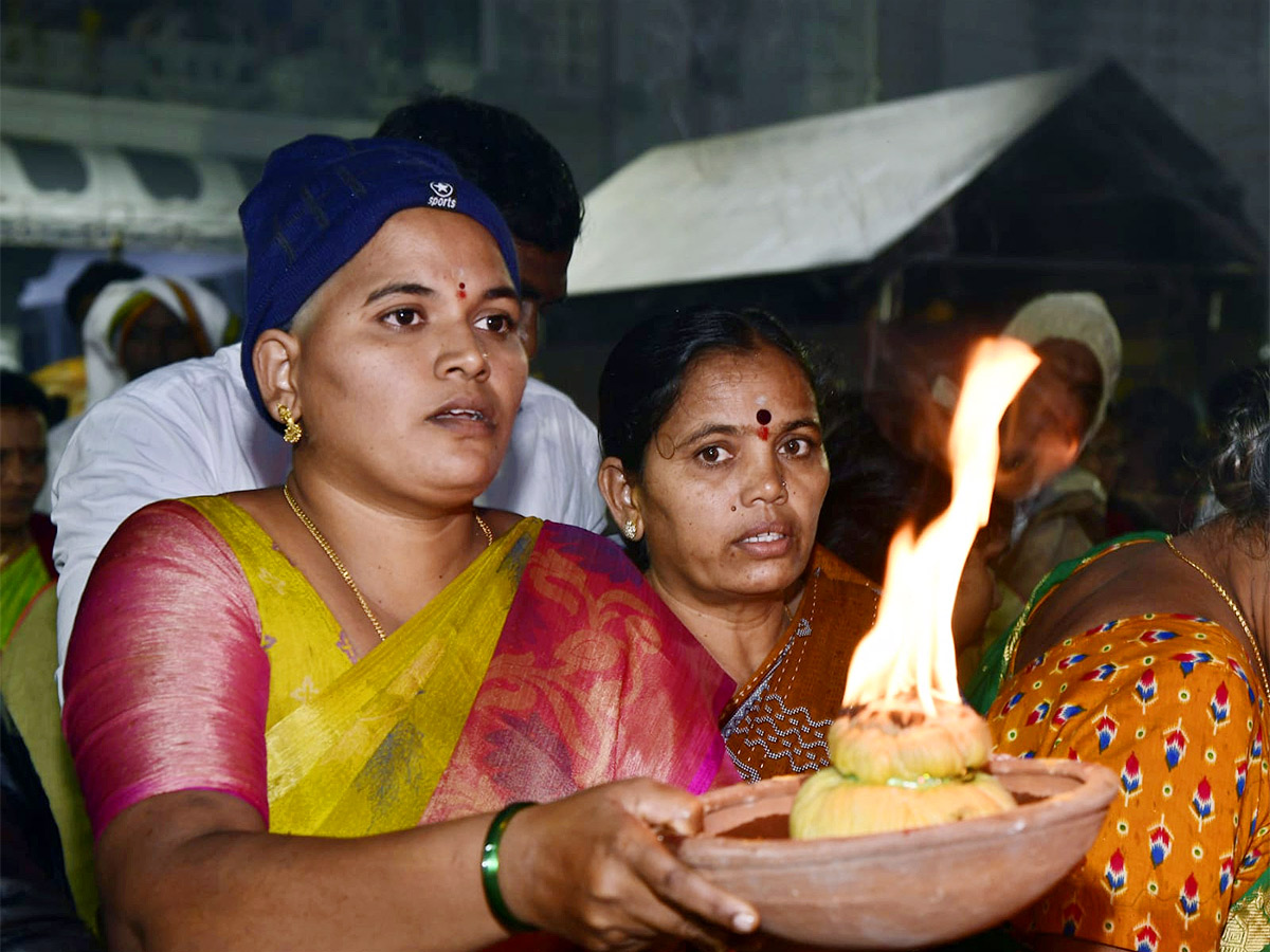 Karthika Pournami Devotees Rush At Kapila Theertham In Tirupati - Sakshi7