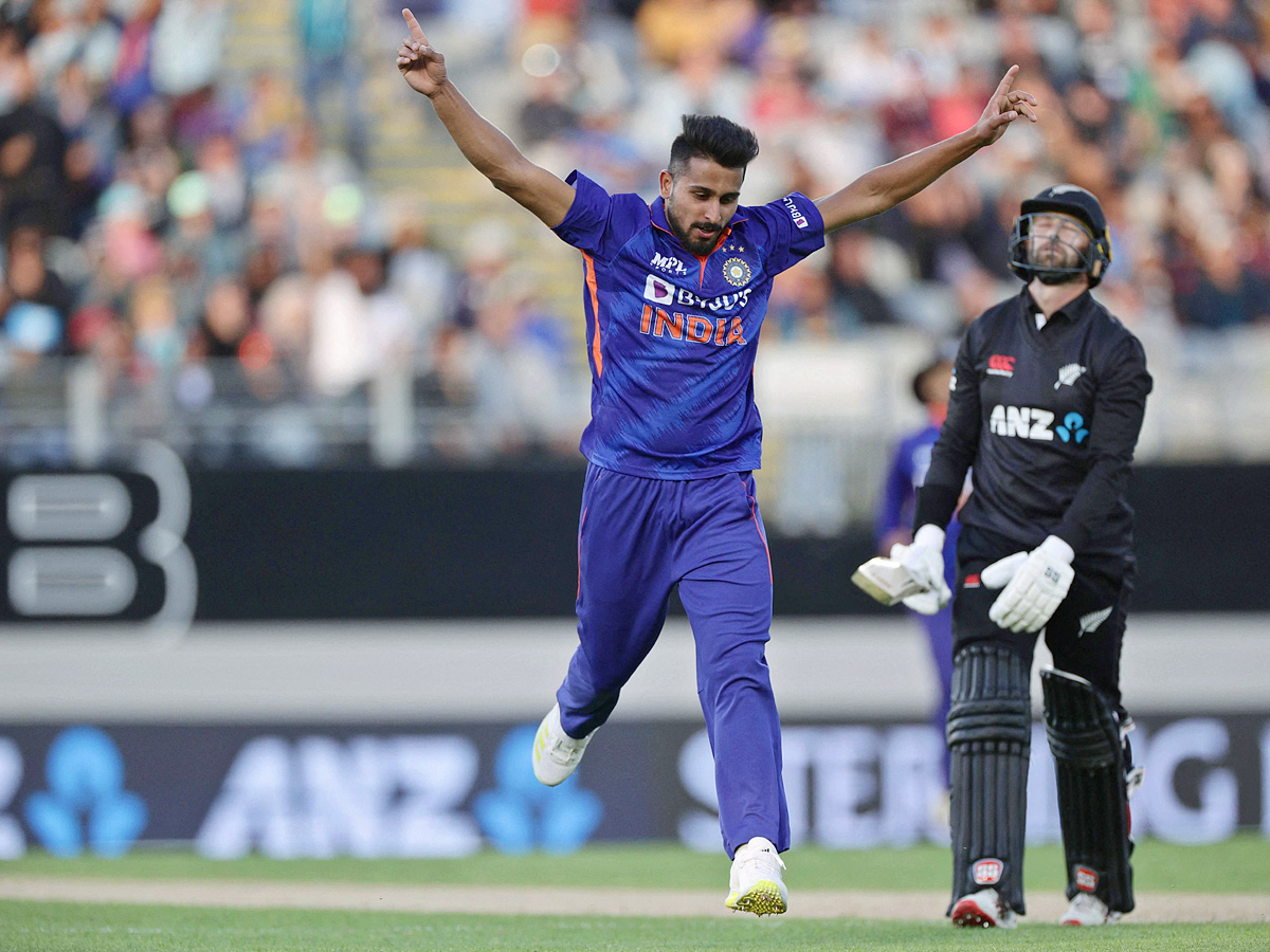 New Zealand beat India by seven wickets in first ODI PHoto Gallery - Sakshi7