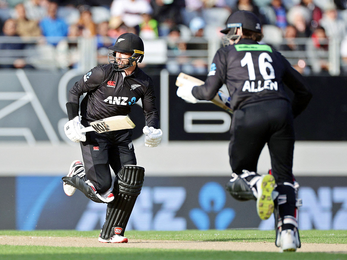 New Zealand beat India by seven wickets in first ODI PHoto Gallery - Sakshi10