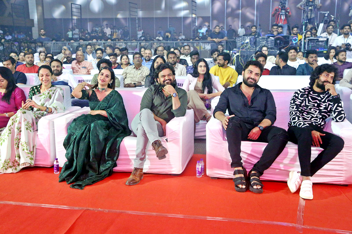 Hit 2 Movie Pre Release Event Photos  - Sakshi22