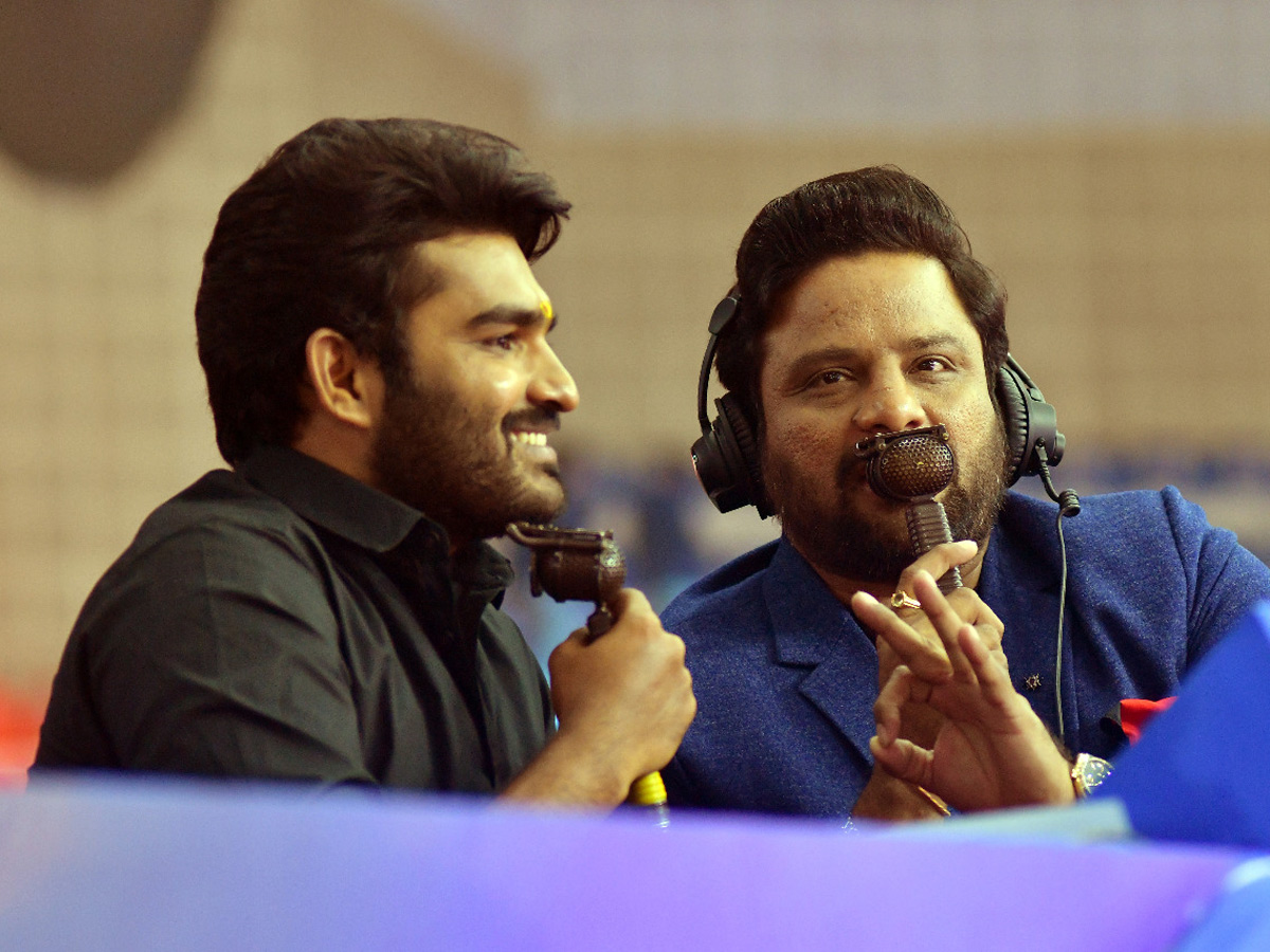 Pro Kabaddi 2022 in Hyderabad Gachibowli Stadium - Sakshi3