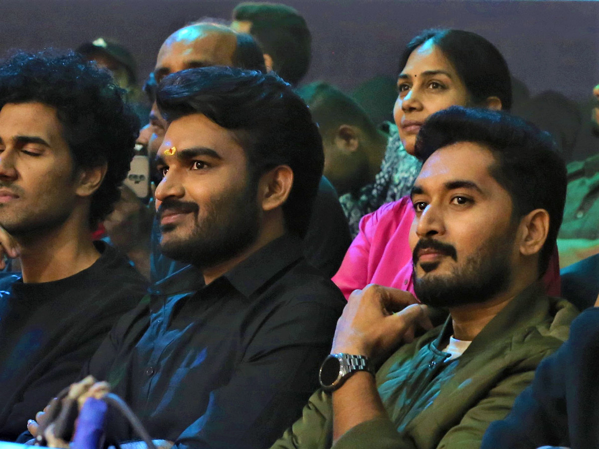 Pro Kabaddi 2022 in Hyderabad Gachibowli Stadium - Sakshi4