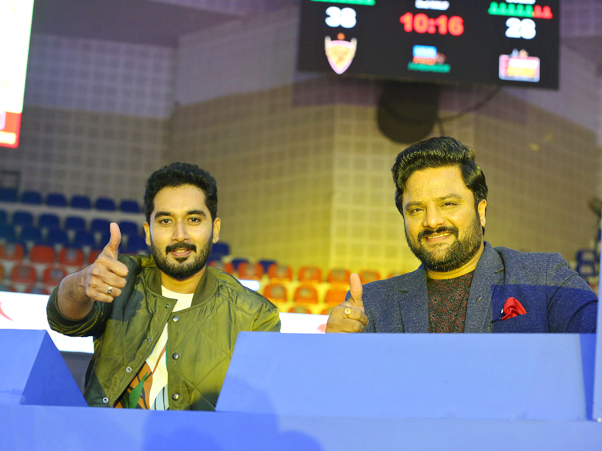 Pro Kabaddi 2022 in Hyderabad Gachibowli Stadium - Sakshi5