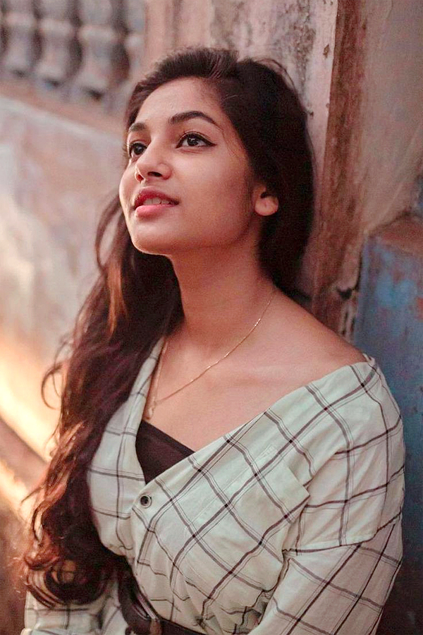 Love Today Movie Fame Actress ivana Photos - Sakshi9