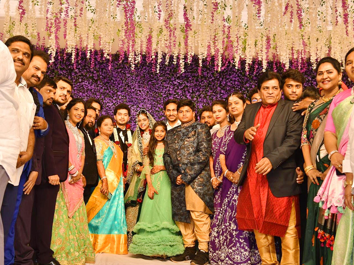 CM YS Jagan Attends Ali Daughter Reception Pics - Sakshi19