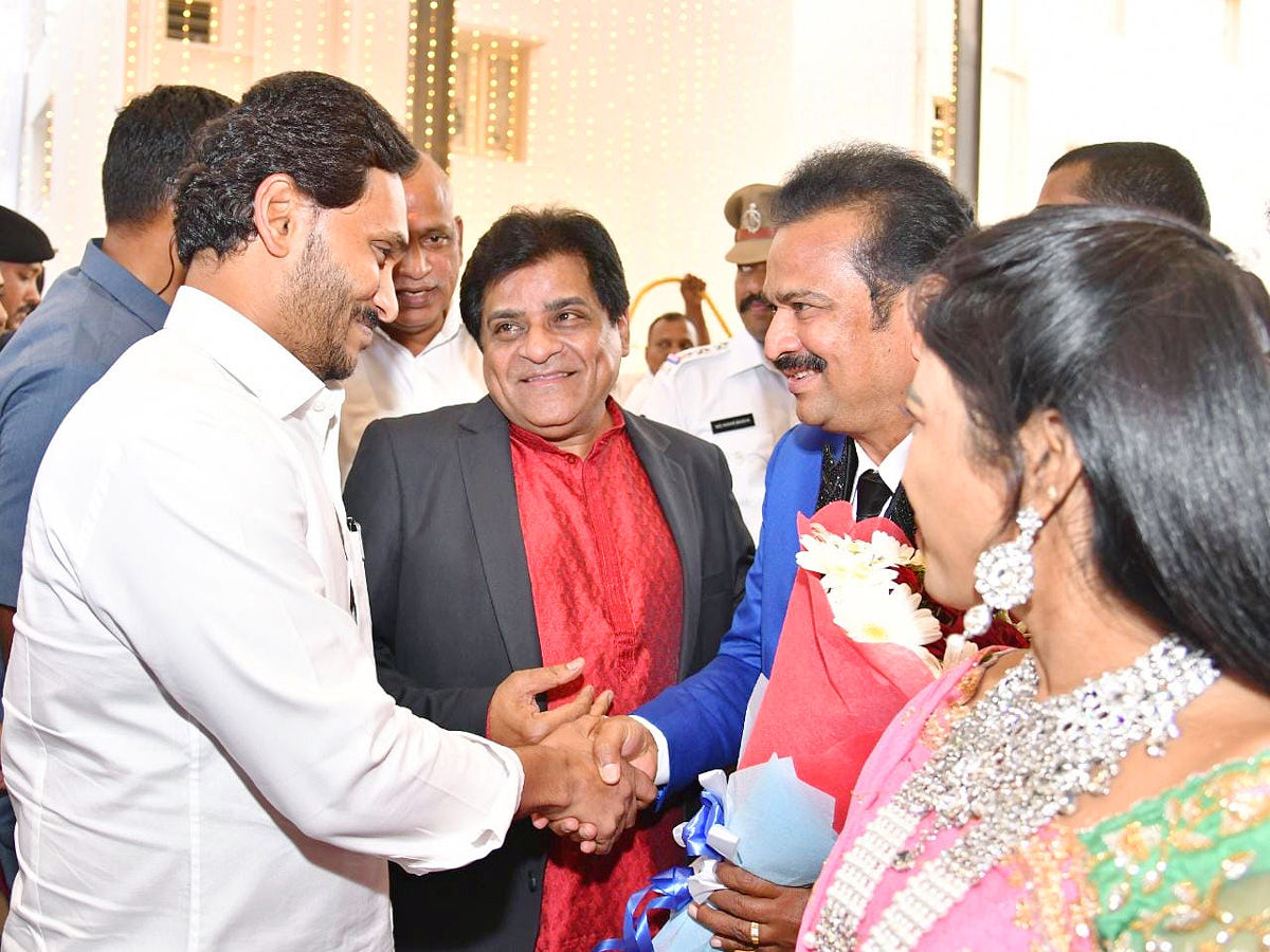 CM YS Jagan Attends Ali Daughter Reception Pics - Sakshi8
