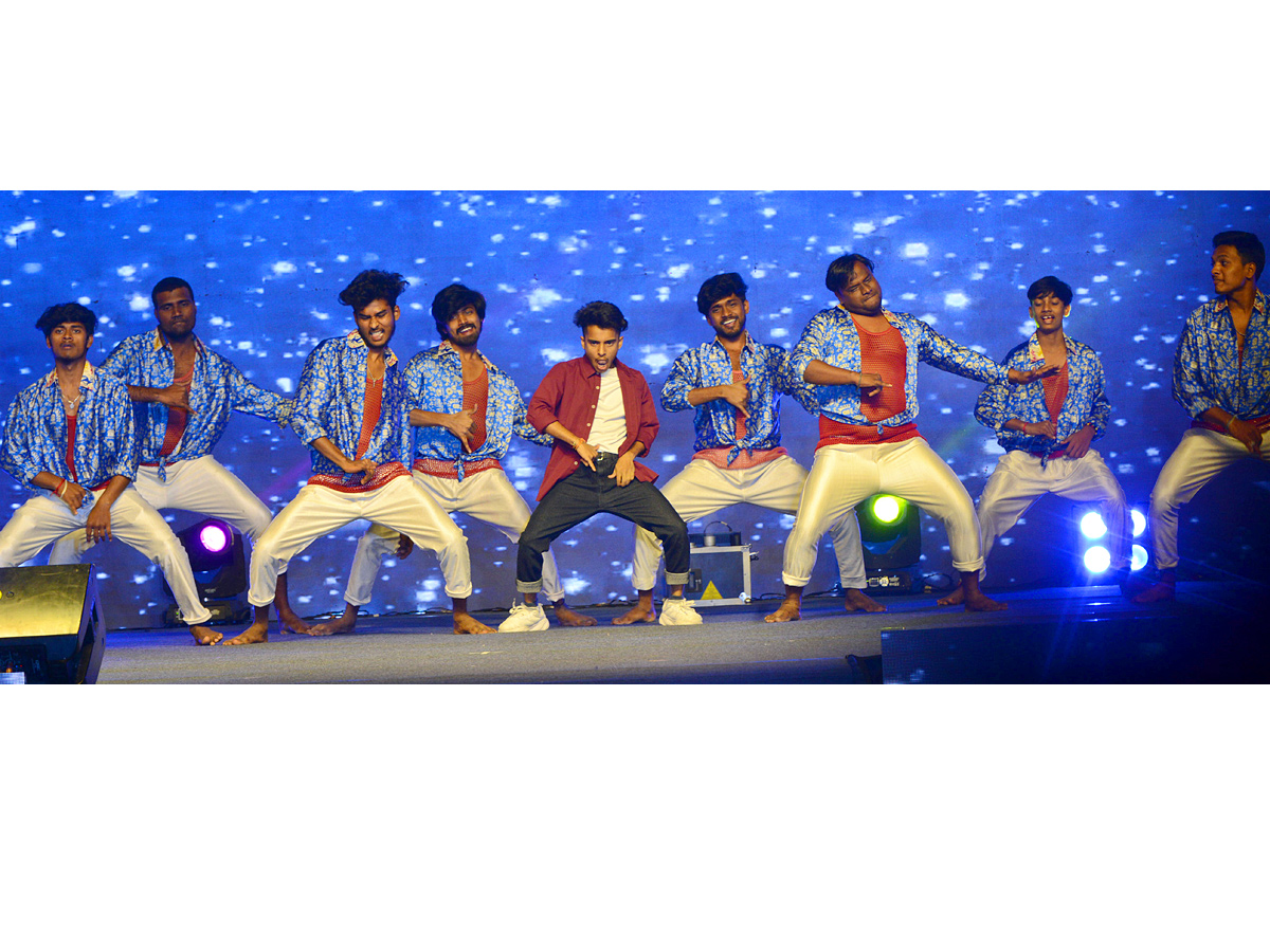 Hamstech Freshers Party 2022 At JRC Convention Jubilee Hills Photo Gallery - Sakshi7