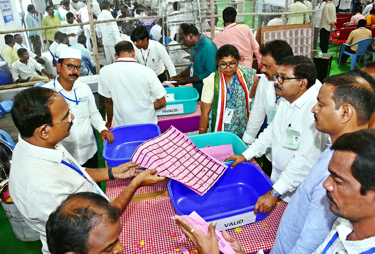 Munugode Bypoll Results 2022 Photos - Sakshi2