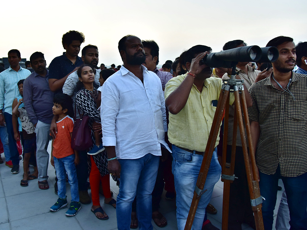 Lunar Eclipse Chandra Grahan 2022 In Telugu States Photos Surfaced - Sakshi11