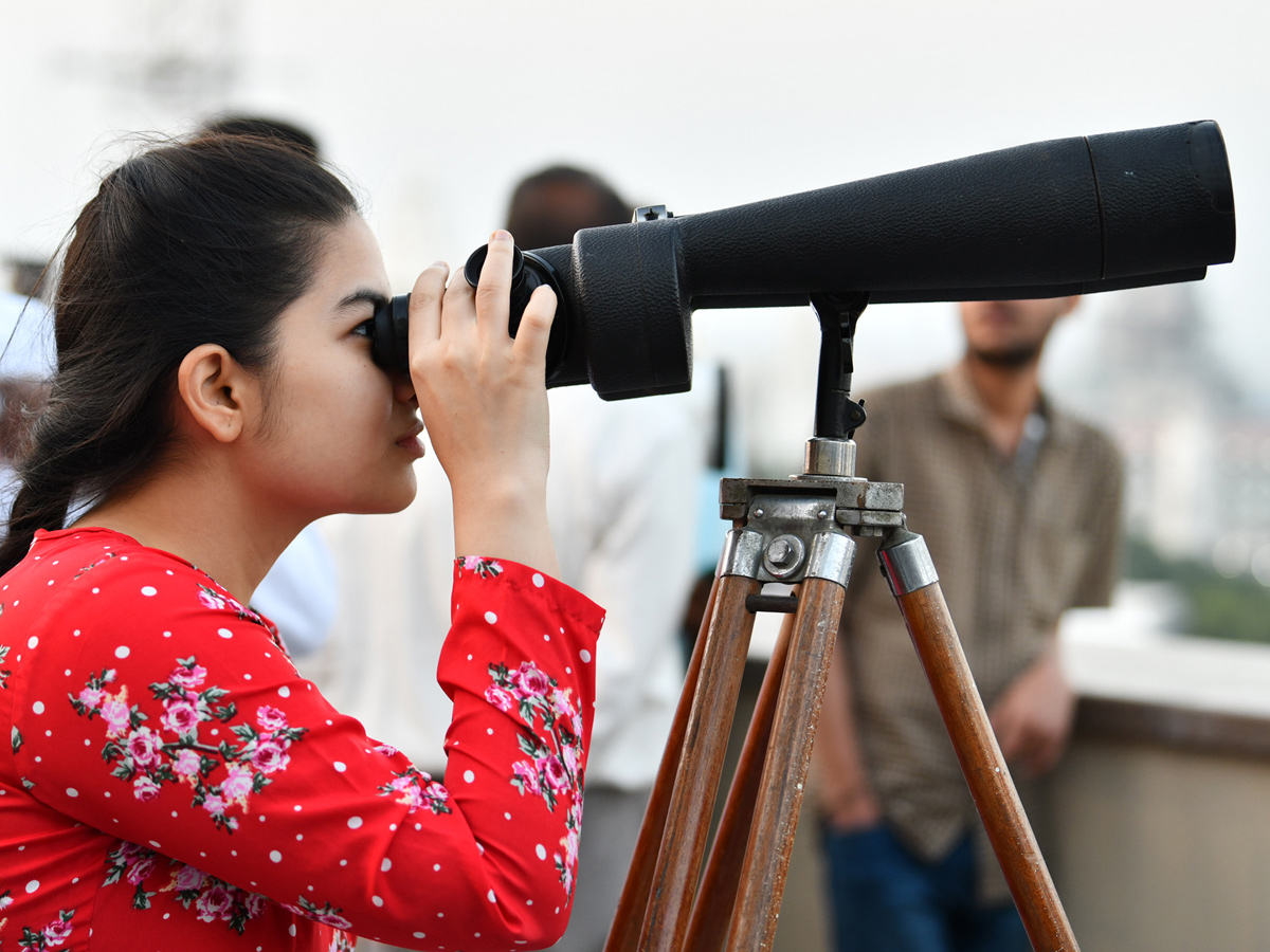 Lunar Eclipse Chandra Grahan 2022 In Telugu States Photos Surfaced - Sakshi15