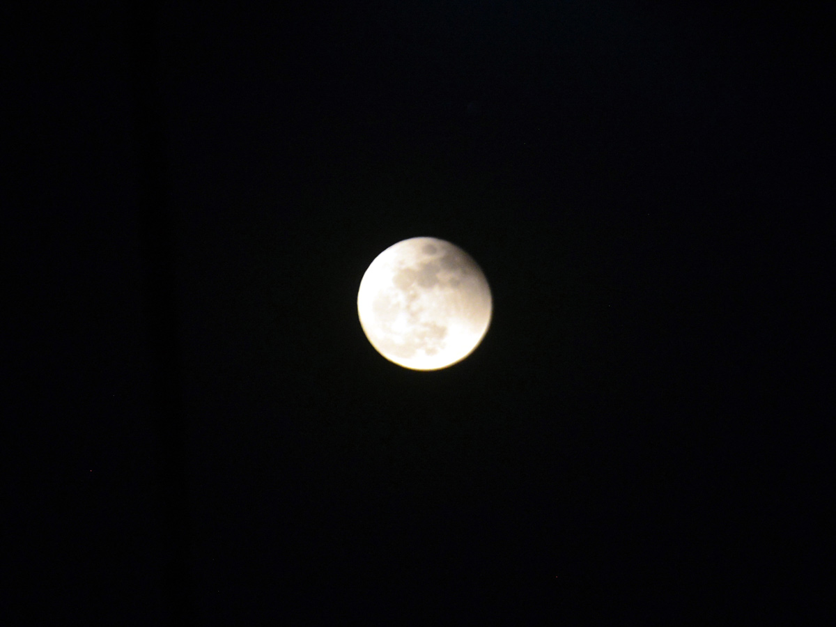 Lunar Eclipse Chandra Grahan 2022 In Telugu States Photos Surfaced - Sakshi36